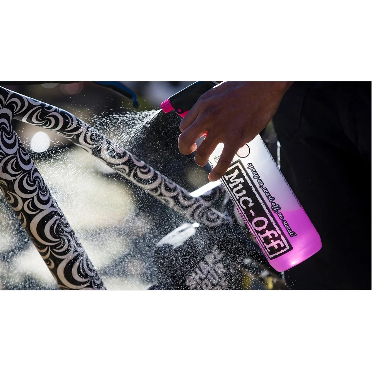 Muc-Off Bike Cleaner Concentrate 1 Litre Bottle 7 Muc-Off Bike Cleaner Concentrate 1 Litre Bottle - Image 5